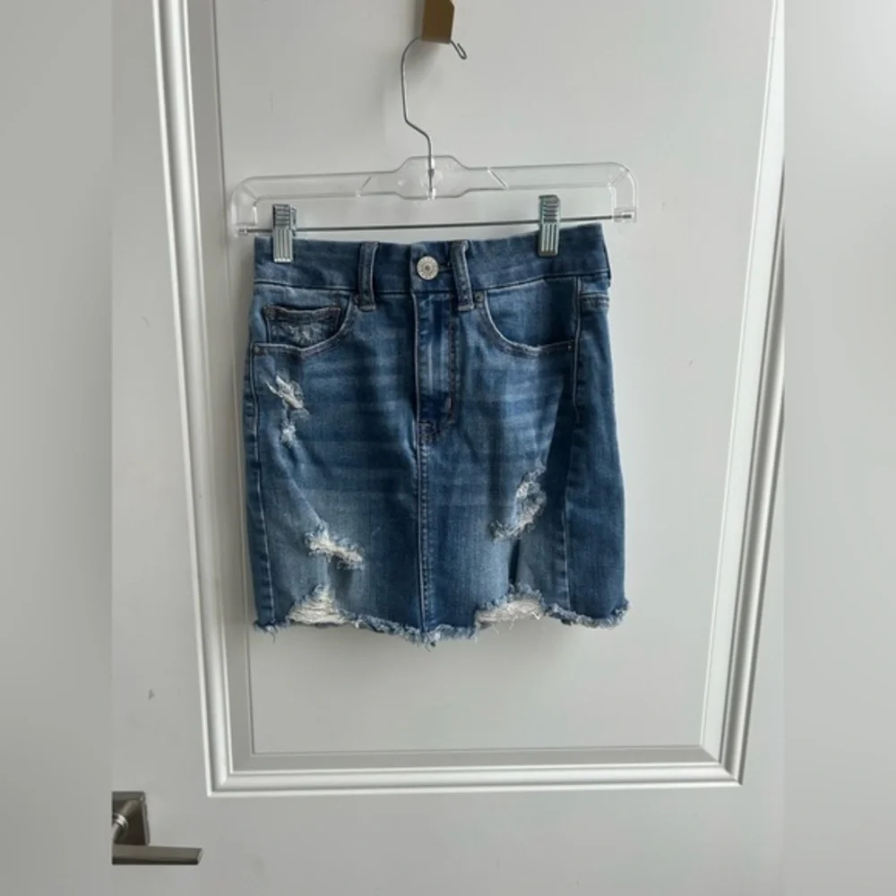 American Eagle distressed Jean skirt